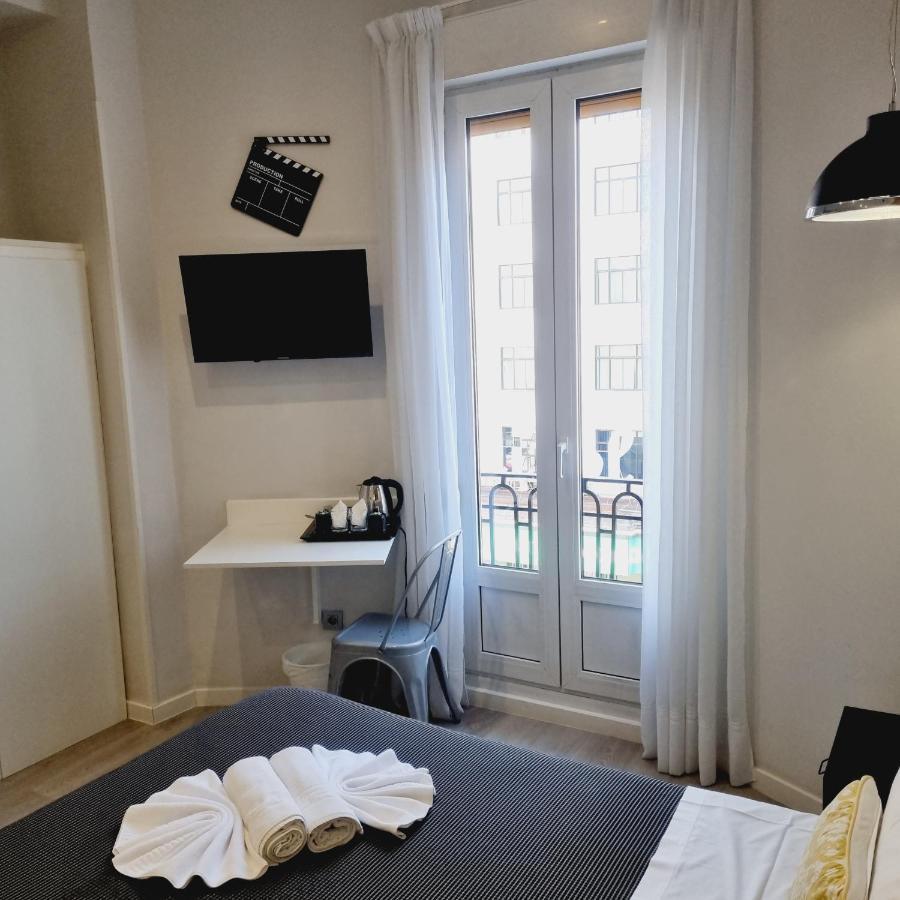 Hostal Lauria Madrid Luaran gambar