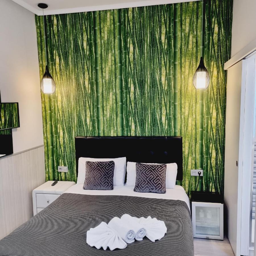Hostal Lauria Madrid Luaran gambar