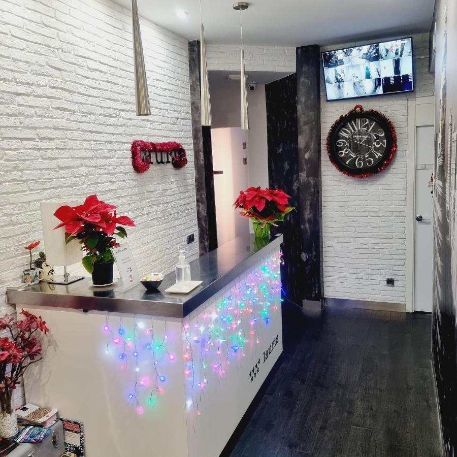 Hostal Lauria Madrid Luaran gambar