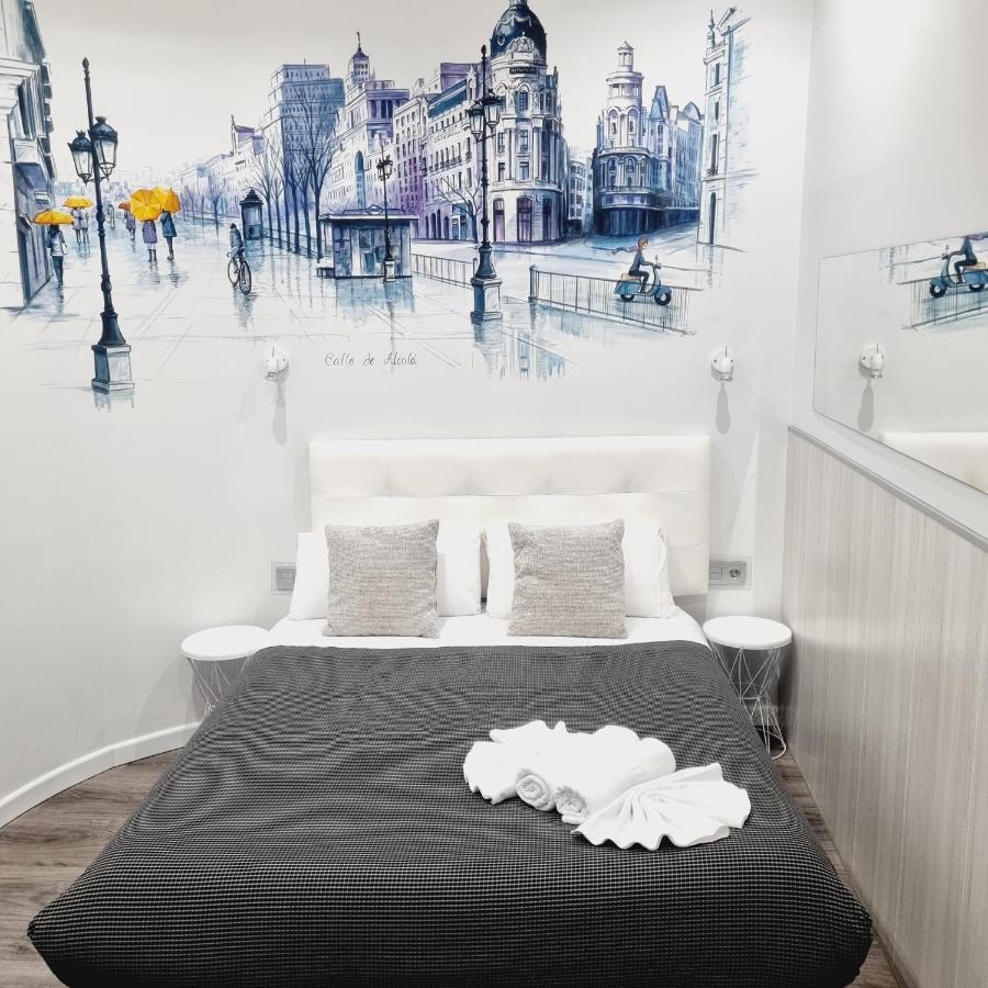 Hostal Lauria Madrid Luaran gambar