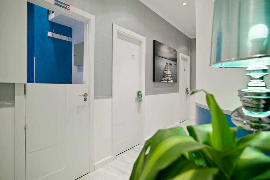 Hostal Lauria Madrid Luaran gambar