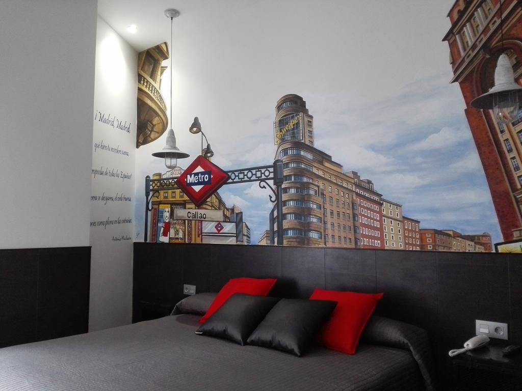 Hostal Lauria Madrid Luaran gambar