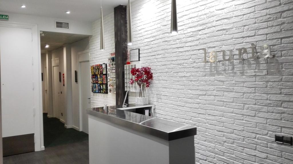 Hostal Lauria Madrid Luaran gambar