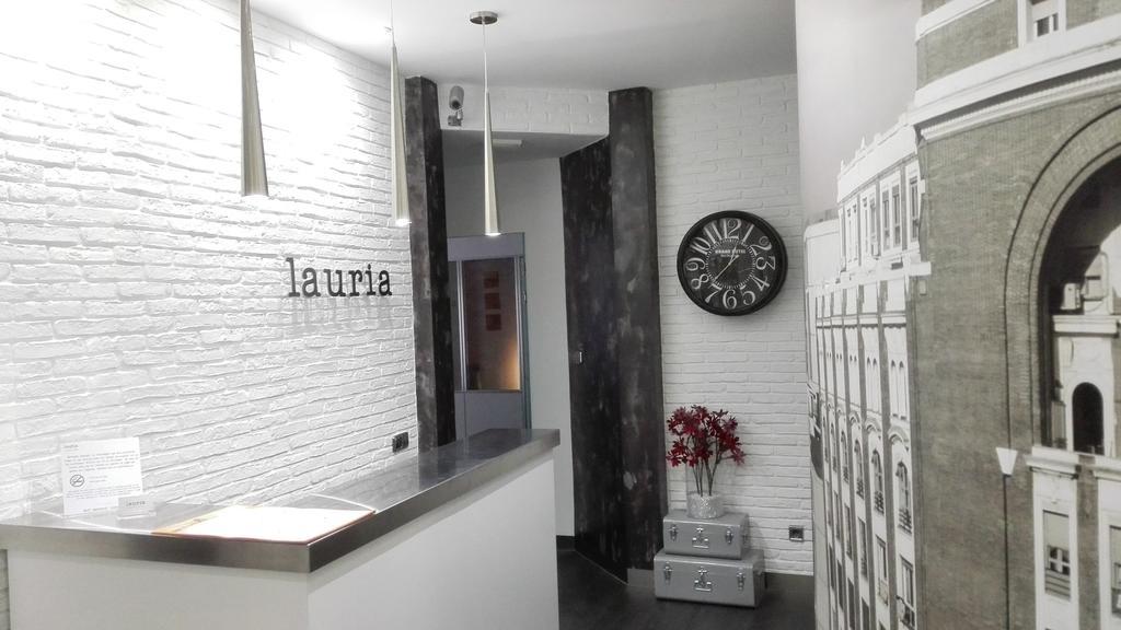 Hostal Lauria Madrid Luaran gambar