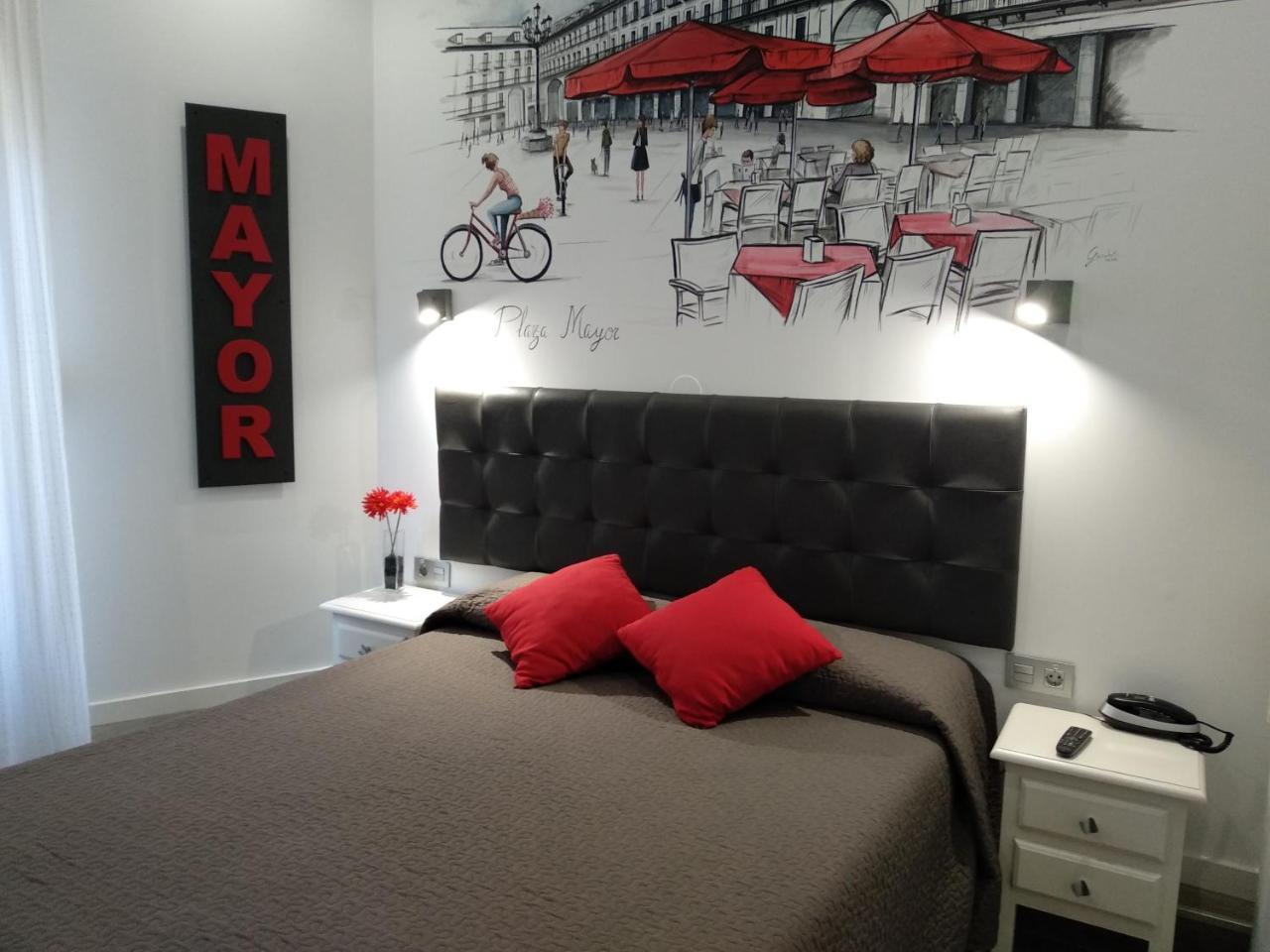 Hostal Lauria Madrid Luaran gambar