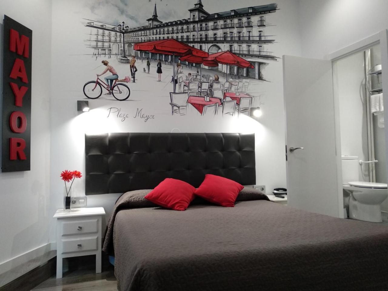 Hostal Lauria Madrid Luaran gambar