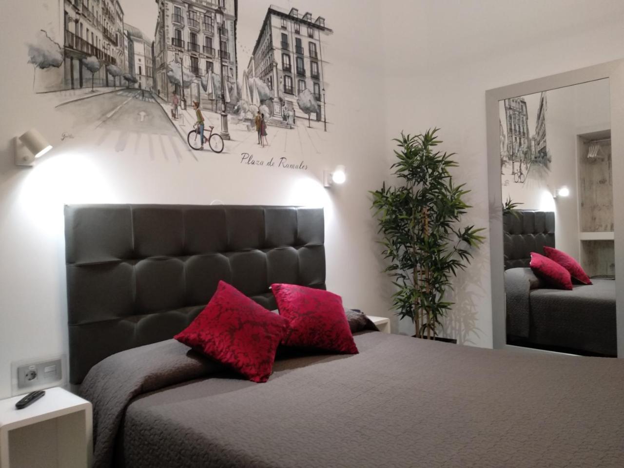 Hostal Lauria Madrid Luaran gambar