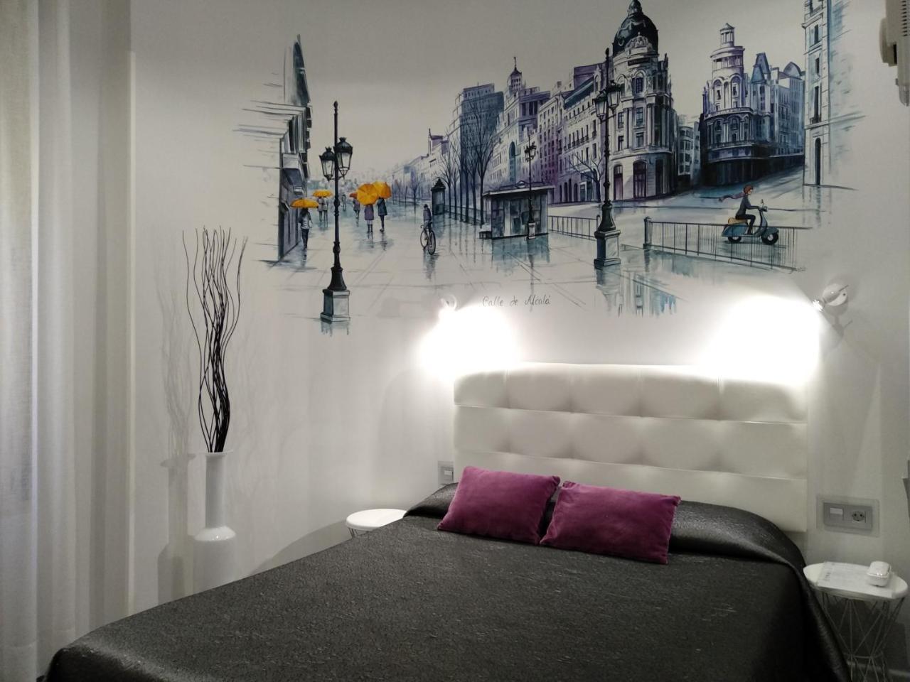 Hostal Lauria Madrid Luaran gambar